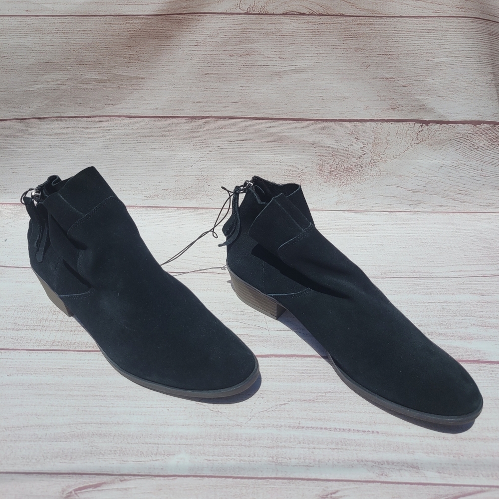 Universal Threads Suede Booties